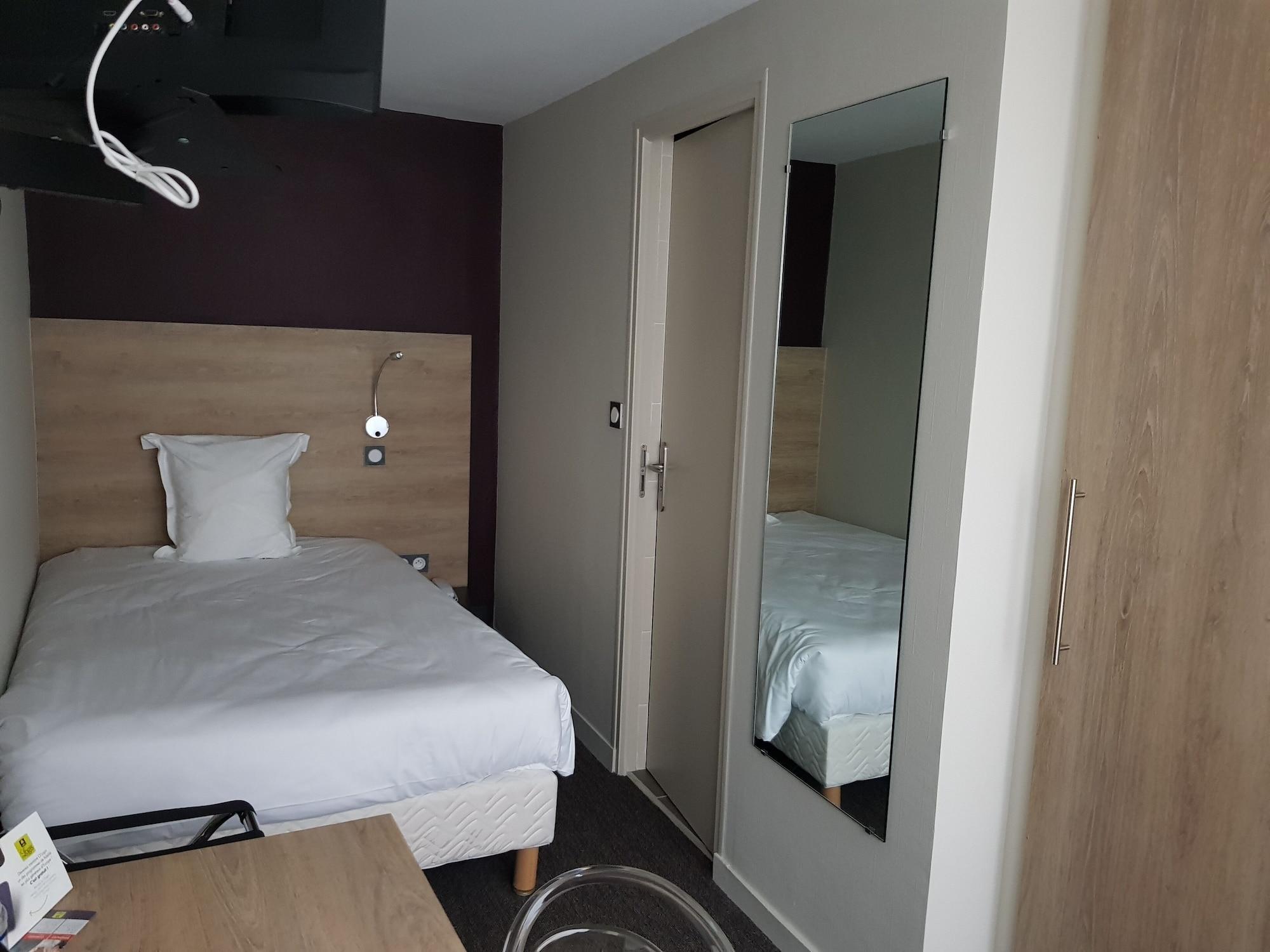 Logis Hotel A La Bonne Auberge Laval  Exteriér fotografie