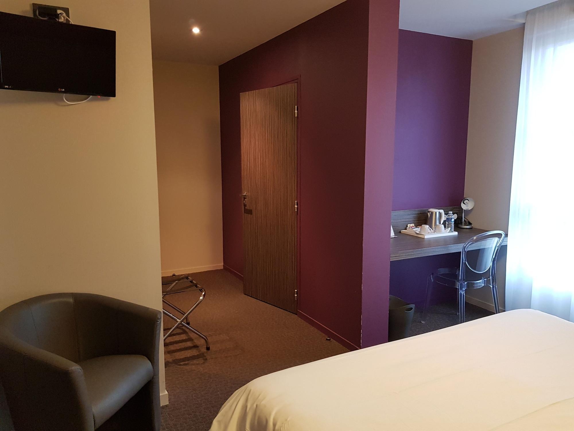 Logis Hotel A La Bonne Auberge Laval  Exteriér fotografie